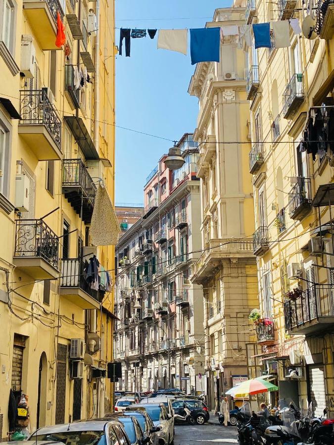 Bb Suonno - A 2 Passi Dalla Storia Naples Luaran gambar